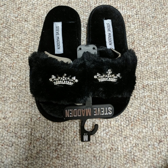 Steve Madden Other - New! Steve Madden Girl's Crown Slippers